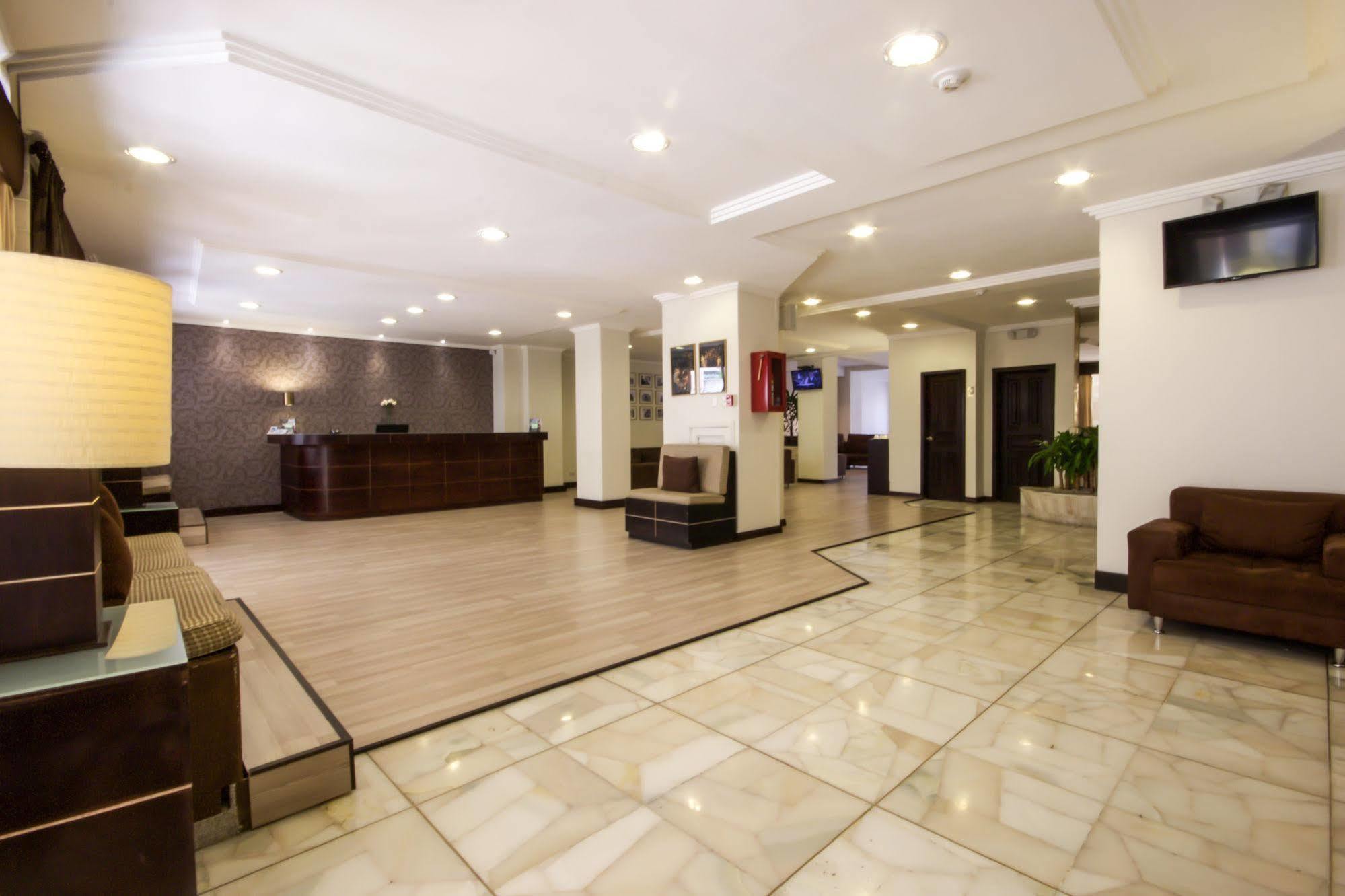 Hotel Presidente Cuenca Exterior foto